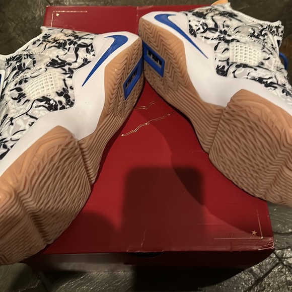 NWOT Lebron soldier 14 - Picture 3 of 4